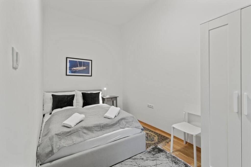 Modern Apartment Close To Center - 2Br Відень Екстер'єр фото
