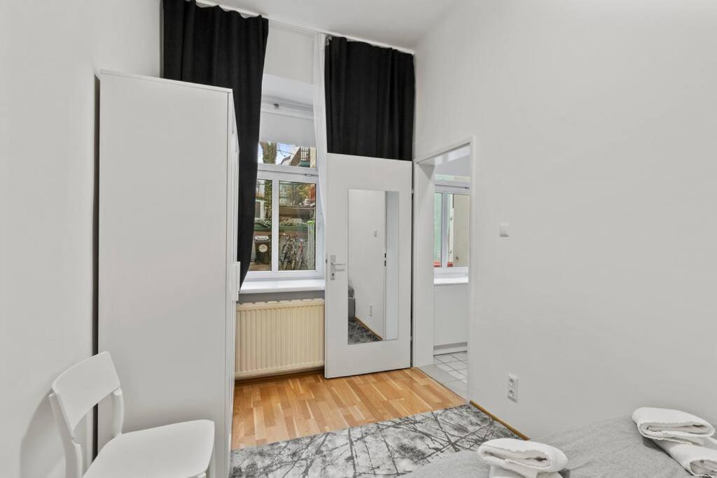 Modern Apartment Close To Center - 2Br Відень Екстер'єр фото