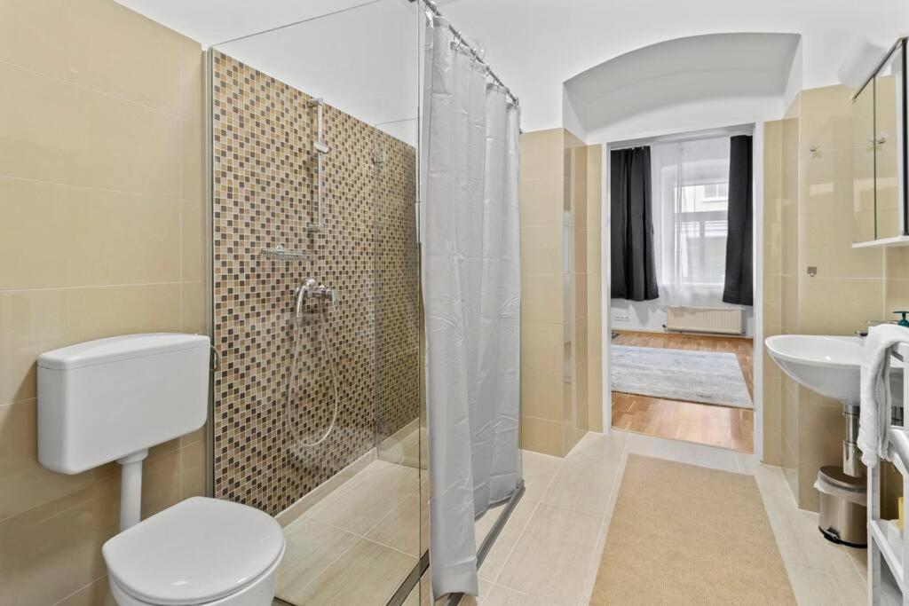 Modern Apartment Close To Center - 2Br Відень Екстер'єр фото